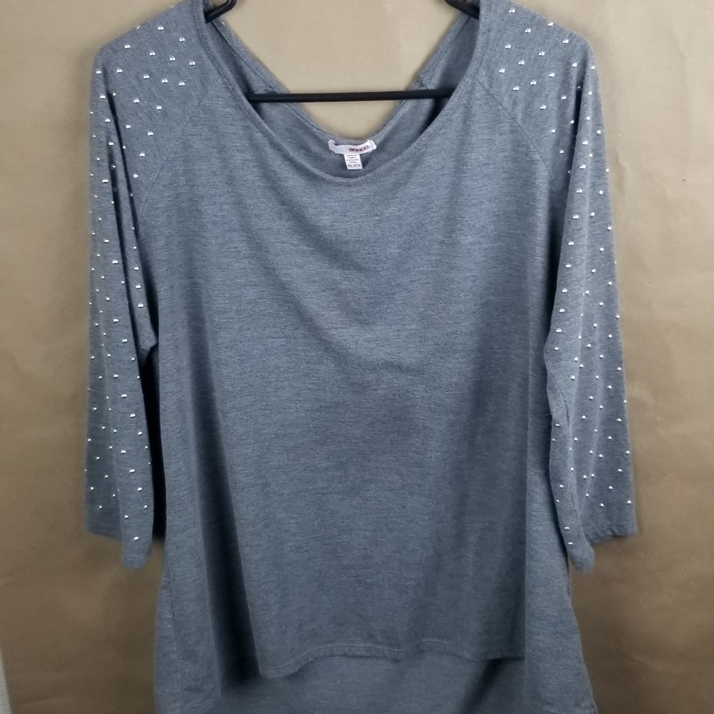 Gray Bongo Metal Stud Top XL